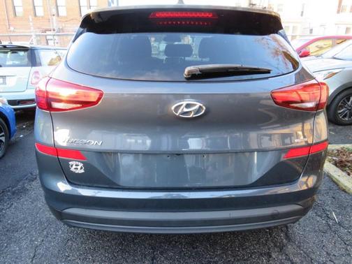2021 Hyundai TUCSON SE