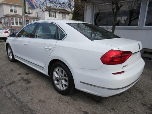 2016 Volkswagen Passat 1.8T S