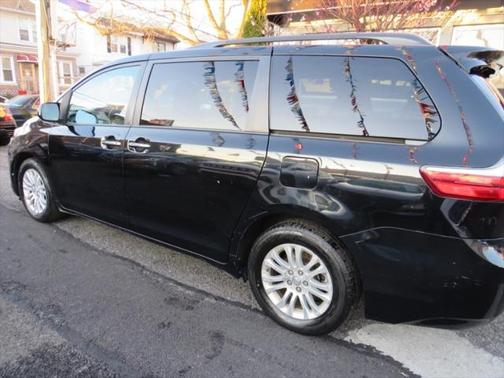 2016 Toyota Sienna XLE Premium