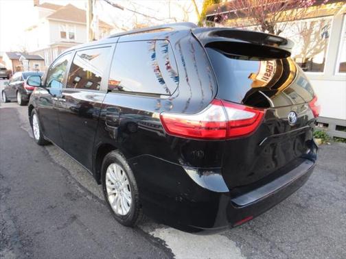2016 Toyota Sienna XLE Premium