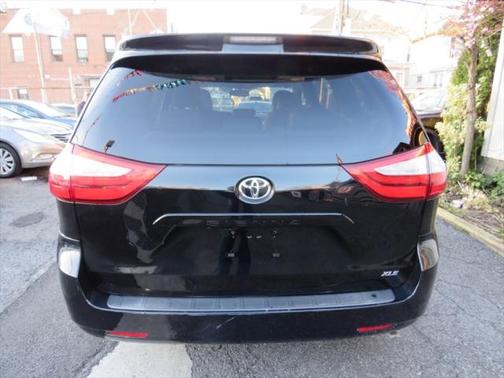 2016 Toyota Sienna XLE Premium