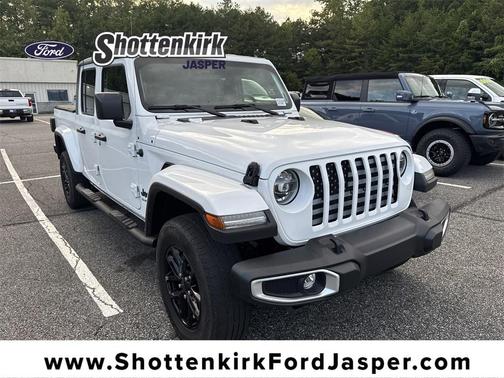 2022 Jeep Gladiator Sport S
