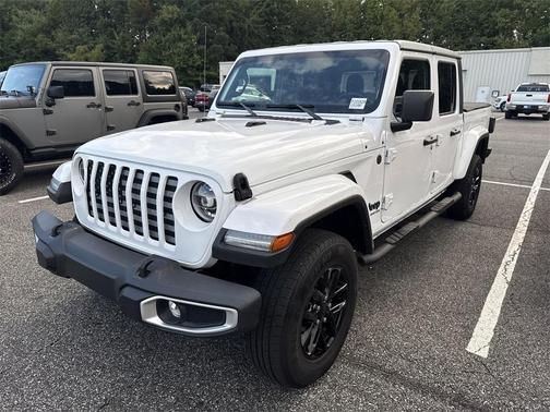 2022 Jeep Gladiator Sport S