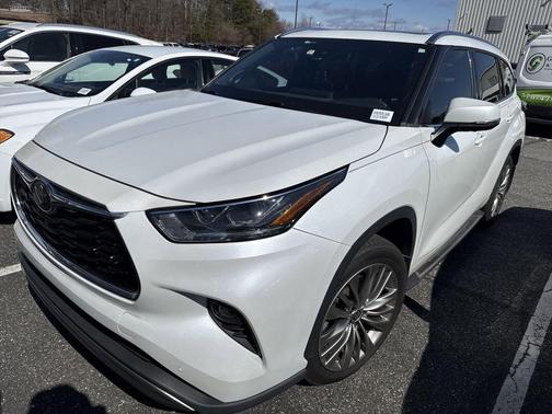 2022 Toyota Highlander Platinum