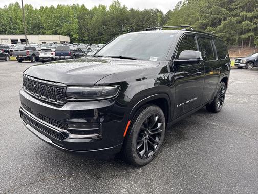 Diamond Black Crystal Pearlcoat 2023 Jeep Grand Wagoneer Series III