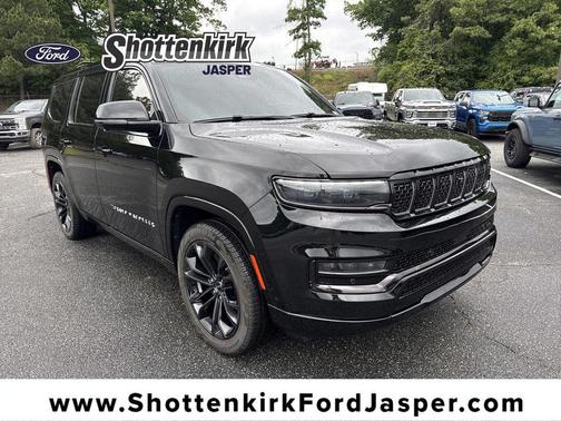 Diamond Black Crystal Pearlcoat 2023 Jeep Grand Wagoneer Series III