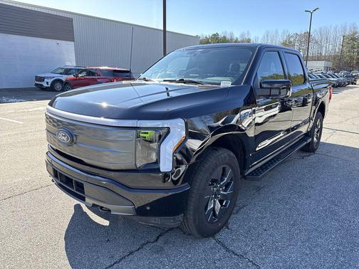 2025 Ford F-150 Lightning LARIAT