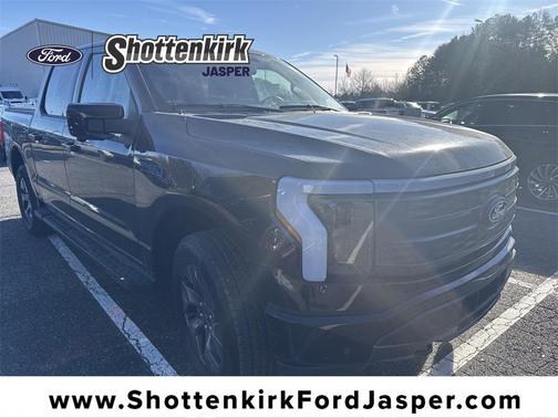 2025 Ford F-150 Lightning LARIAT