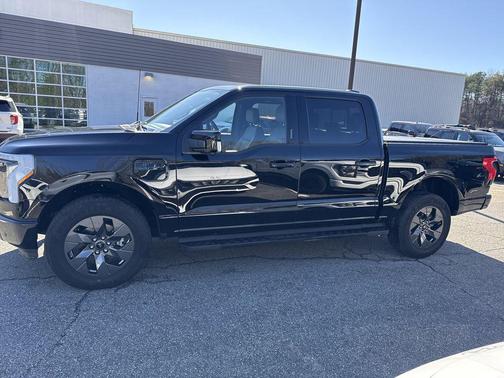 2025 Ford F-150 Lightning LARIAT