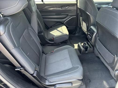 2021 Jeep Grand Cherokee L Laredo