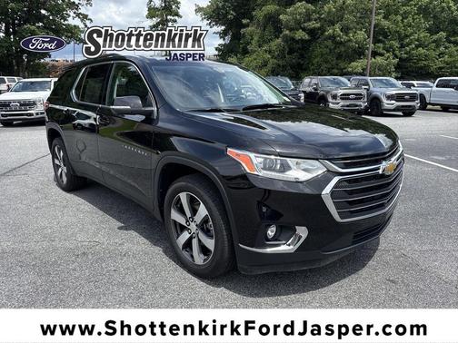 Mosaic Black Metallic 2021 Chevrolet Traverse LT Leather