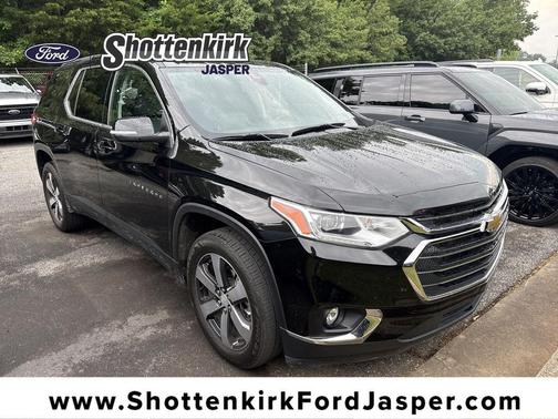 Mosaic Black Metallic 2021 Chevrolet Traverse LT Leather
