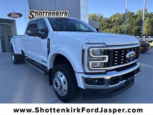 2025 Ford F-450 Lariat