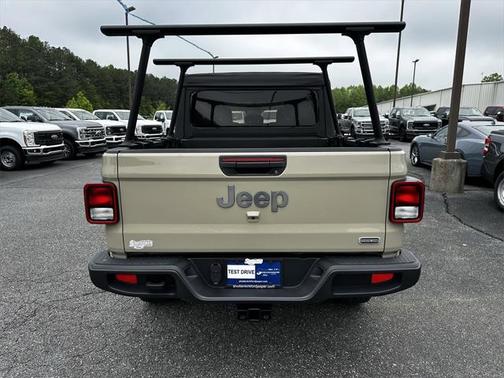 2022 Jeep Gladiator Overland
