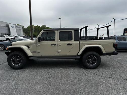 2022 Jeep Gladiator Overland