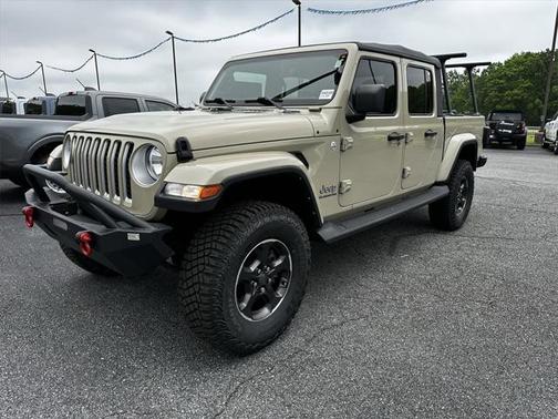 2022 Jeep Gladiator Overland