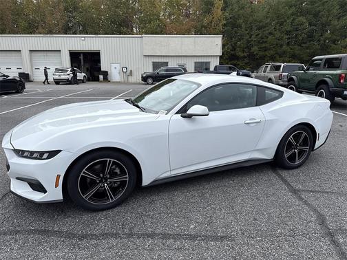 2024 Ford Mustang EcoBoost