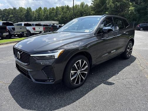 2024 Volvo XC60 B5 Plus Dark Theme