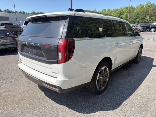 Star White Metallic Tri-Coat 2025 Ford Expedition King Ranch