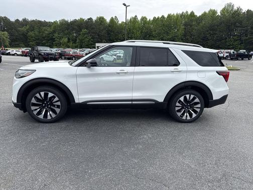 Star White Metallic Tri-Coat 2026 Ford Explorer Platinum