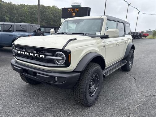 2025 Ford Bronco Outer Banks
