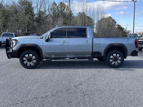 2024 GMC Sierra 2500 Denali