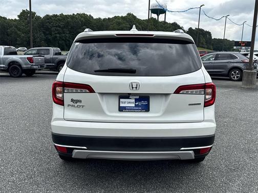 2019 Honda Pilot Touring 8-Passenger
