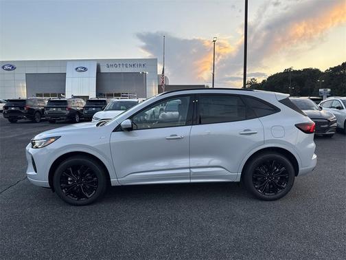 2025 Ford Escape ST-Line Elite