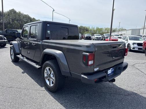 Granite Crystal Metallic Clearcoat 2022 Jeep Gladiator Sport S