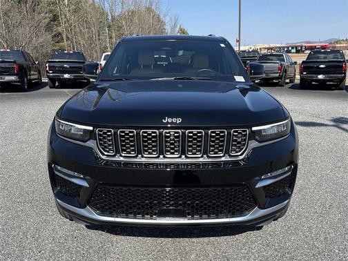 2022 Jeep Grand Cherokee Summit