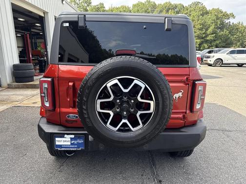 2024 Ford Bronco Outer Banks