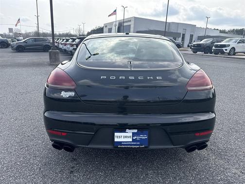 2016 Porsche Panamera GTS