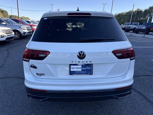 2023 Volkswagen Tiguan 2.0T SE