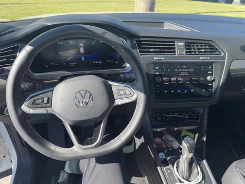 2023 Volkswagen Tiguan 2.0T SE
