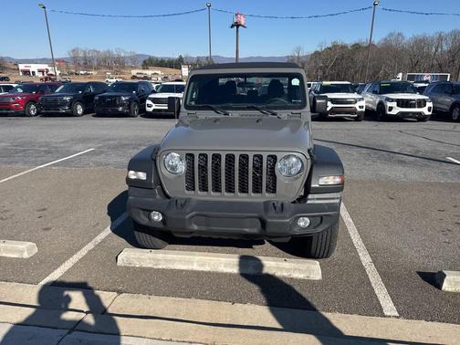 2022 Jeep Gladiator Sport