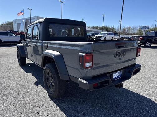 2022 Jeep Gladiator Sport