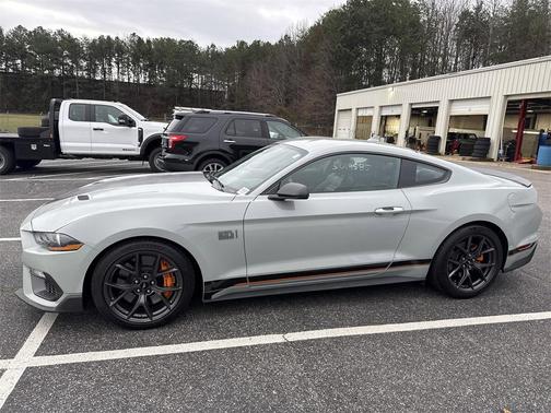 2022 Ford Mustang Mach 1