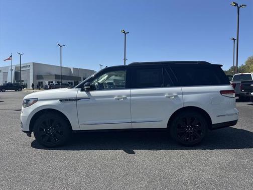 2024 Lincoln Navigator Black Label