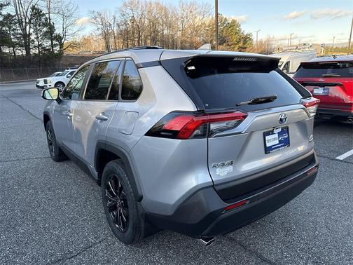 2022 Toyota RAV4 Hybrid XLE Premium