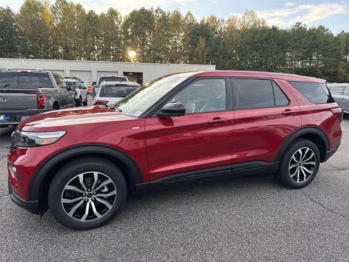 2022 Ford Explorer ST-Line