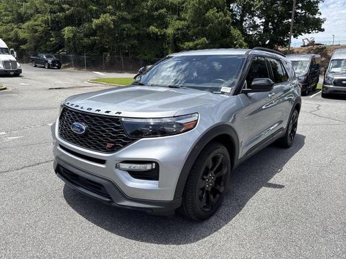 Iconic Silver Metallic 2022 Ford Explorer ST