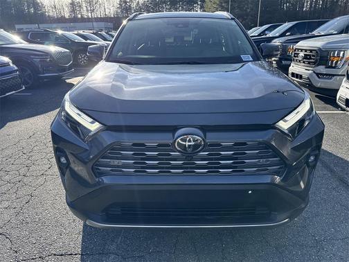 2025 Toyota RAV4 Hybrid SE