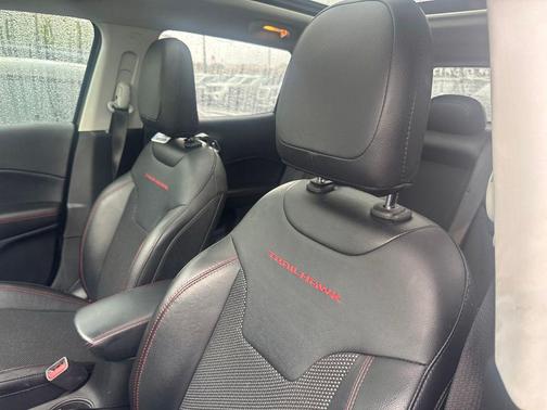 Sting-Gray Clearcoat 2021 Jeep Compass Trailhawk