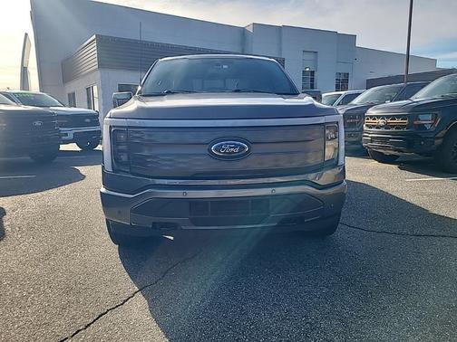 2023 Ford F-150 Lightning LARIAT