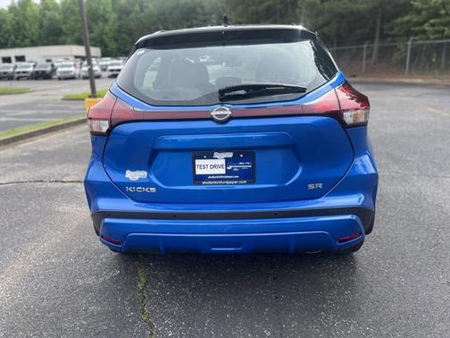 2023 Nissan Kicks SR