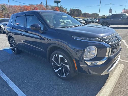 2023 Mitsubishi Outlander SE