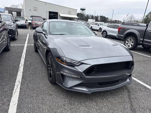 2022 Ford Mustang EcoBoost