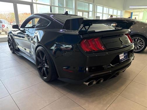 2022 Ford Shelby GT500 Base