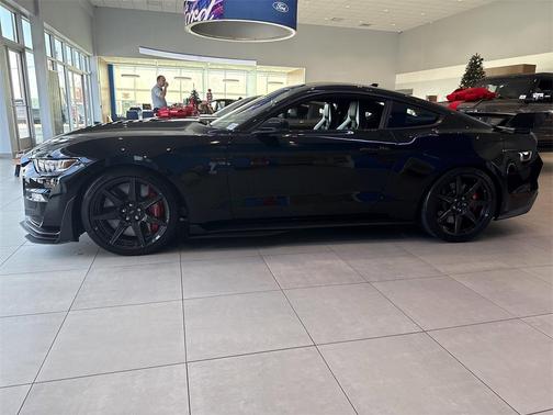 2022 Ford Shelby GT500 Base