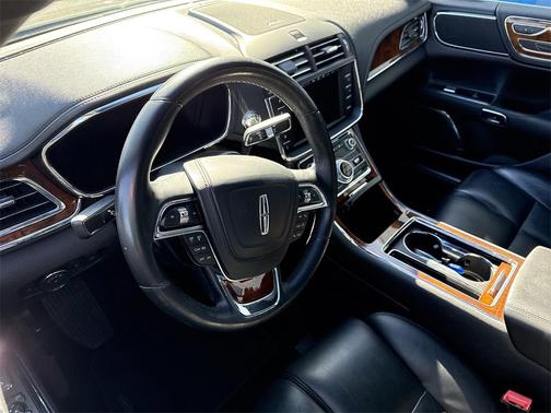 2017 Lincoln Continental Select